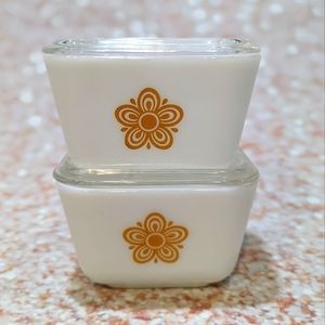 Pyrex Vintage Butterfly Gold 501-C Refrigerator Dish With Lids 1.5C Set of 2